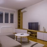 Alquiler de un acogedor apartamento de 2 habitaciones, 60 m², Voždovac, Belgrado, Serbia